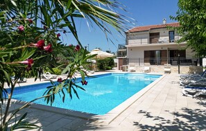 Pool - Lovely home in Policnik with sauna (Policnik)