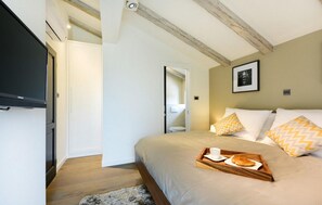 5 bedrooms, travel crib, free WiFi, bed sheets - Lovely home in Policnik with sauna (Policnik)