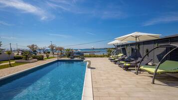 Et oppvarmet basseng