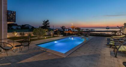 5 bedroom stunning home in Zaton