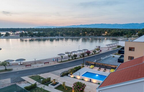 5 bedroom stunning home in Zaton