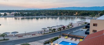 5 bedroom stunning home in Zaton