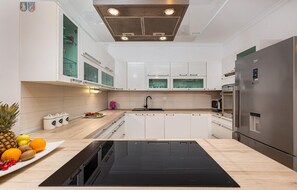 Kühlschrank, Ofen, Herdplatte