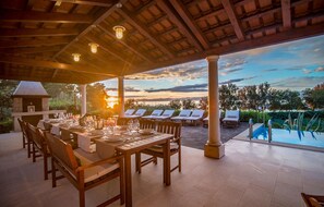 Outdoor dining - Beautiful home in Mirca (Mirca)