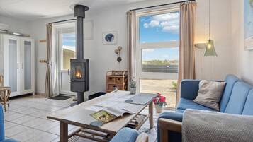 Tv, pejs, dvd-afspiller, stereoanlæg