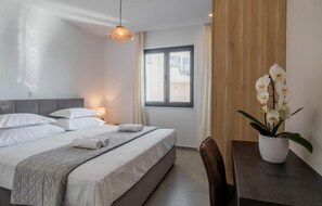 3 quartos, Wi-Fi de cortesia, roupa de cama