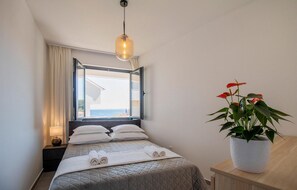 3 bedrooms, free WiFi, bed sheets