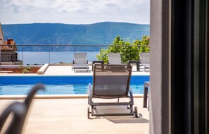 A heated pool - Pet friendly home in Krk (Krk)