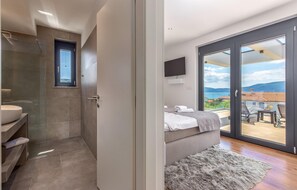 5 Schlafzimmer, Reisekinderbett, kostenloses WLAN, Bettwäsche