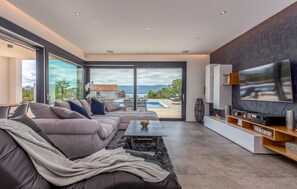 TV, stereo - Pet friendly home in Krk (Krk)