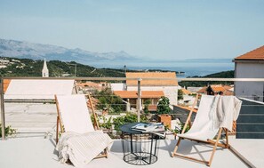 Property grounds - Beautiful home in Selca (Brac) (Selca (Brac))