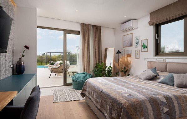 5 bedrooms, travel cot, free WiFi, bed sheets