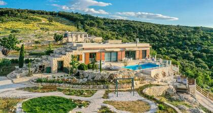 Villa Dol Hills Estate