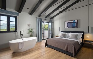 5 bedrooms, free WiFi, bed sheets - Gorgeous home in Krsan (Krsan)