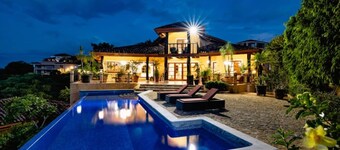 Casa Amarilla • 4 BR Luxury Villa • Infinity Pool & Papagayo Bay Views - 8 Guests
