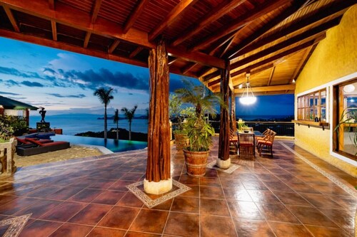 Casa Amarilla • 4 BR Luxury Villa • Infinity Pool & Papagayo Bay Views - 8 Guests