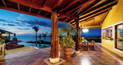 Elegant Luxury Villa with Breathtaking Papagayo Bay Views