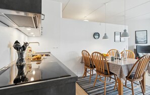 Køleskab, ovn, kogeplade, opvaskemaskine