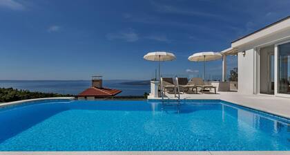 Gorgeous home in Baska Voda with sauna