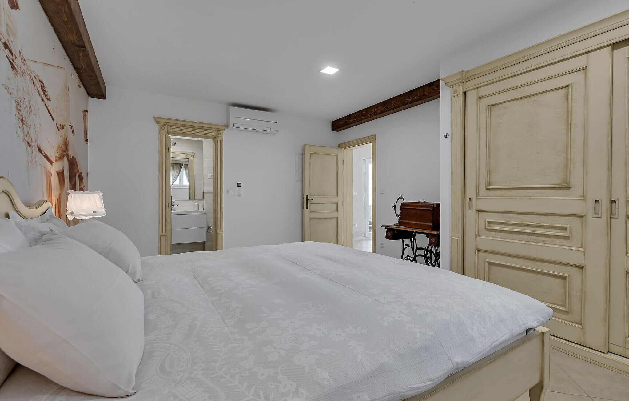 5 habitaciones, cuna de viaje, wifi gratis y ropa de cama 