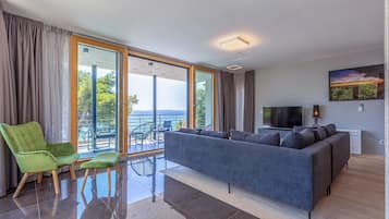 TV, foosball, table tennis, stereo