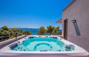 Outdoor spa tub - Pet friendly home in Zadar with sauna (Zadar)