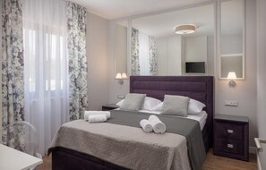 4 bedrooms, travel cot, free WiFi, bed sheets