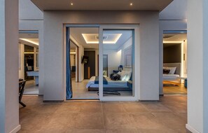 5 bedrooms, travel crib, free WiFi, bed sheets