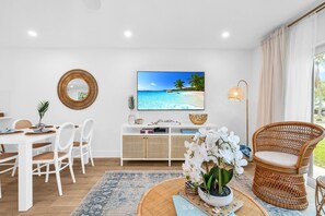 Interior - The Beach Villa in Juno! 1-Steps to the Beach (Juno Beach)