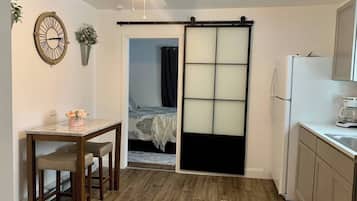 1 habitación, wifi y ropa de cama