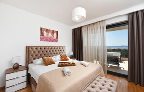 4 chambres, lit parapluie, Wi-Fi gratuit, draps fournis