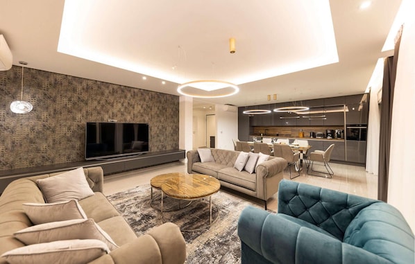 Télévision, cheminée