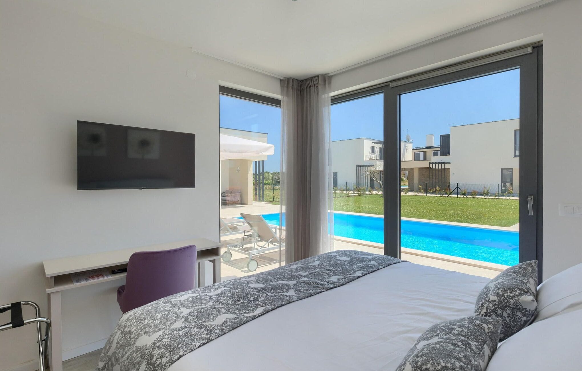 4 bedrooms, travel crib, free WiFi, bed sheets