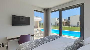 4 bedrooms, travel crib, free WiFi, bed sheets