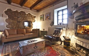 Télévision, cheminée