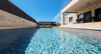 Beach front home in Nin
