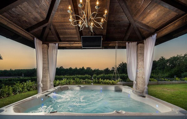 Idromassaggio all'aperto