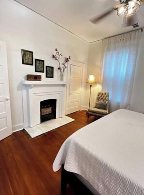 2 bedrooms - Tucked Inn fantastic location! (Memphis)