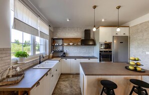 Fridge, oven, stovetop, dishwasher - Nice home in Zaton - Nin (Zaton - Nin)