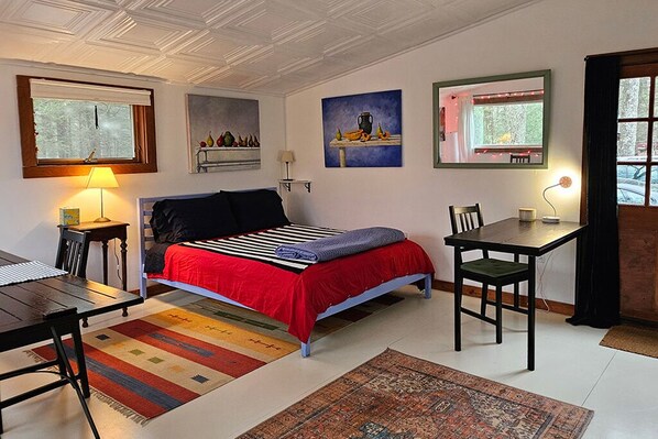 1 bedroom, desk, iron/ironing board, free WiFi