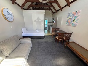 Standard Suite, 1 Bedroom, Hot Tub | Living area | 32-inch flat-screen TV with digital channels - Apex on Fenton (Rotorua)