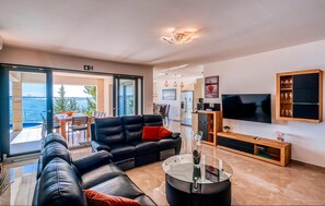 Fernseher, Stereoanlage