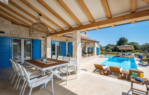 Luxurious home in Ugljan with sauna