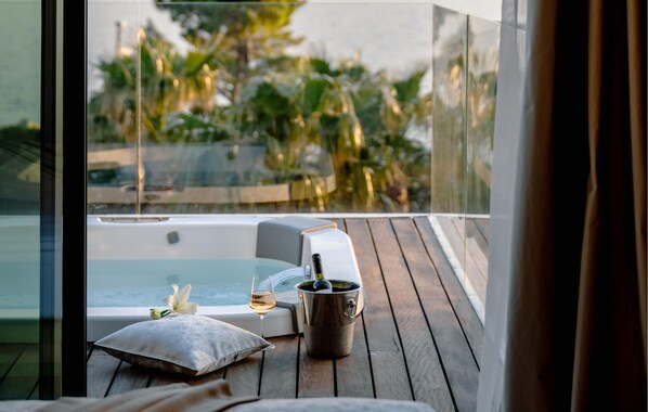Bain à remous extérieur