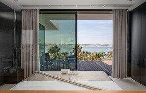 4 bedrooms, travel cot, free WiFi, bed sheets - Luxurious home in Starigrad with sauna (Starigrad)