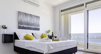 Cozy home in Nin with house sea view