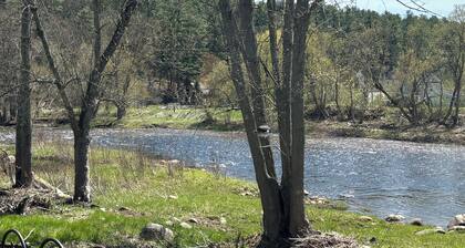 Spacious 2 Bedroom Rental on the Au Sable River
