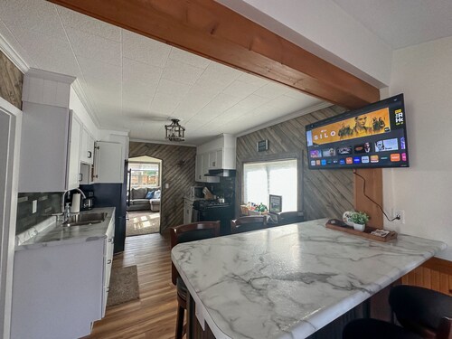 Big Bay Getaway - Outdoor sauna and extra parking for snowmobiles & trailers!