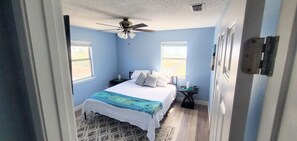 2 bedrooms, iron/ironing board, WiFi, bed sheets