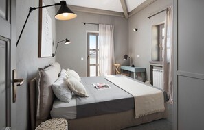 4 bedrooms, iron/ironing board, travel cot, free WiFi